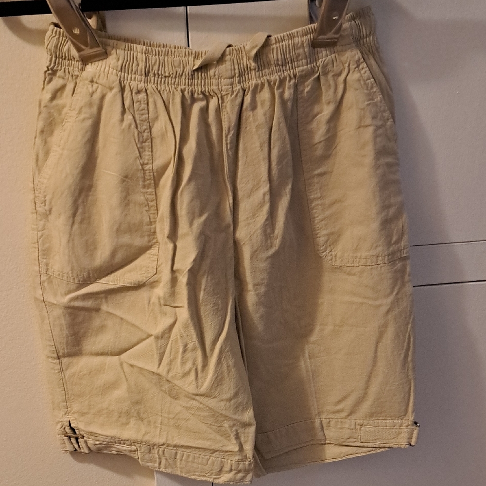 MS. LEE Womens Beige Shorts SZ (PS) NWT